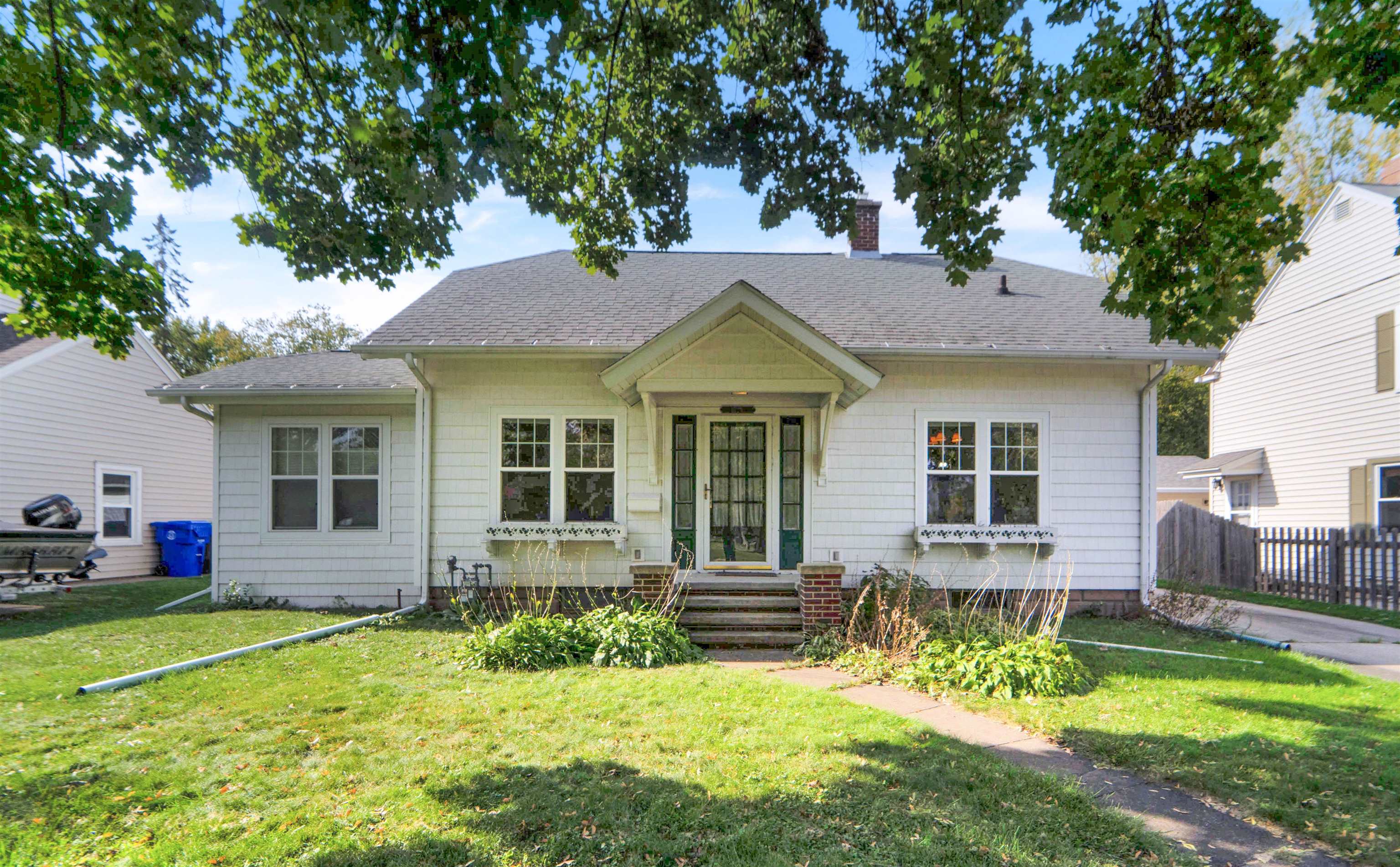 1025 North Owaissa Street Appleton, WI 54911 - Photo 1 of 1