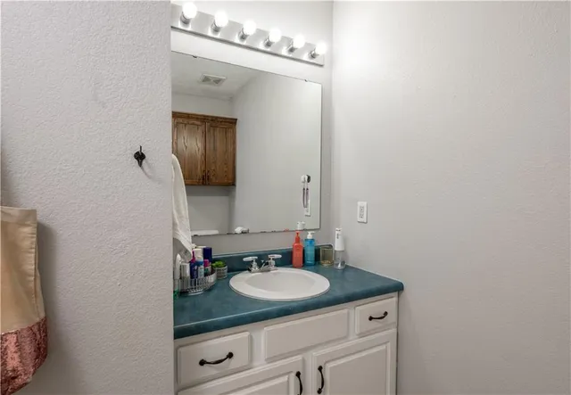 $410,000 | 117 Blue Springs Lane, Reeds Spring, MO 65737