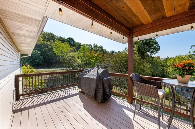 $410,000 | 117 Blue Springs Lane, Reeds Spring, MO 65737