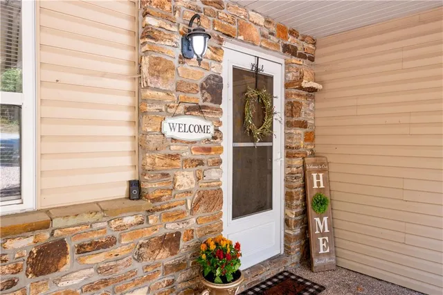 $410,000 | 117 Blue Springs Lane, Reeds Spring, MO 65737