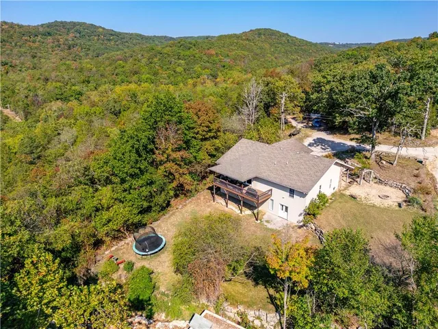 $410,000 | 117 Blue Springs Lane, Reeds Spring, MO 65737