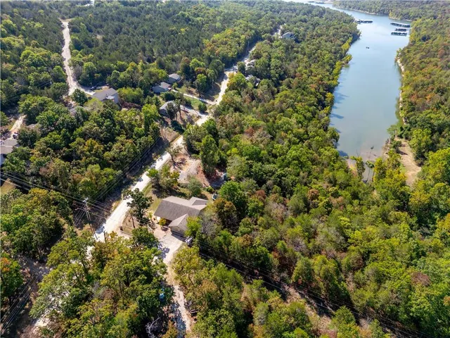 $410,000 | 117 Blue Springs Lane, Reeds Spring, MO 65737