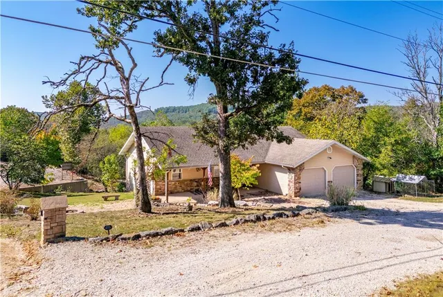 $410,000 | 117 Blue Springs Lane, Reeds Spring, MO 65737