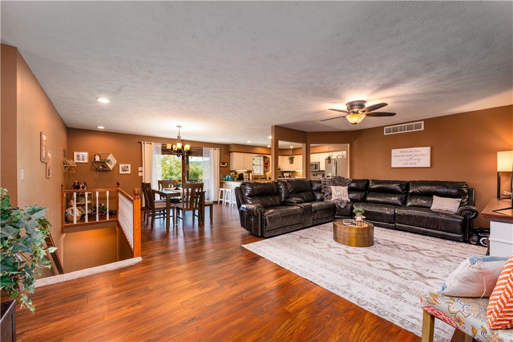 117 Blue Springs Lane Reeds Spring, MO 65737 - Photo 4 of 43