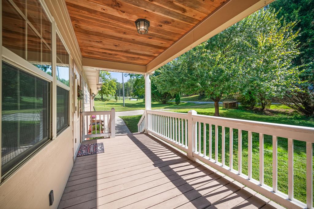 516 Crawford Road Blairsville, GA 30512 - Photo 39 of 49 a view of balcony with wooden floor and fence