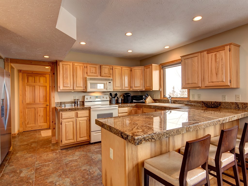 9024 Ryan Gulch Road Silverthorne, CO 80498 - Photo 7 of 23 Gallery Image 7