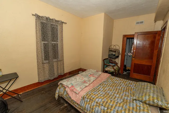 $325,000 | 1637 Kemble Avenue, South Bend, IN 46613