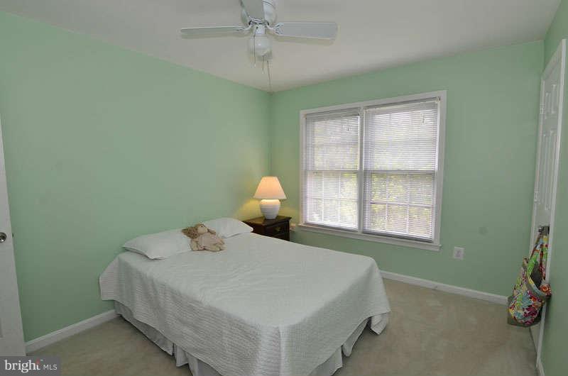 20 Rutledge Court Sterling, VA 20165 - Photo 14 of 28 Bedroom 3