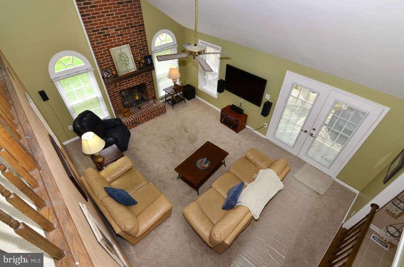 20 Rutledge Court Sterling, VA 20165 - Photo 23 of 28 Family Room