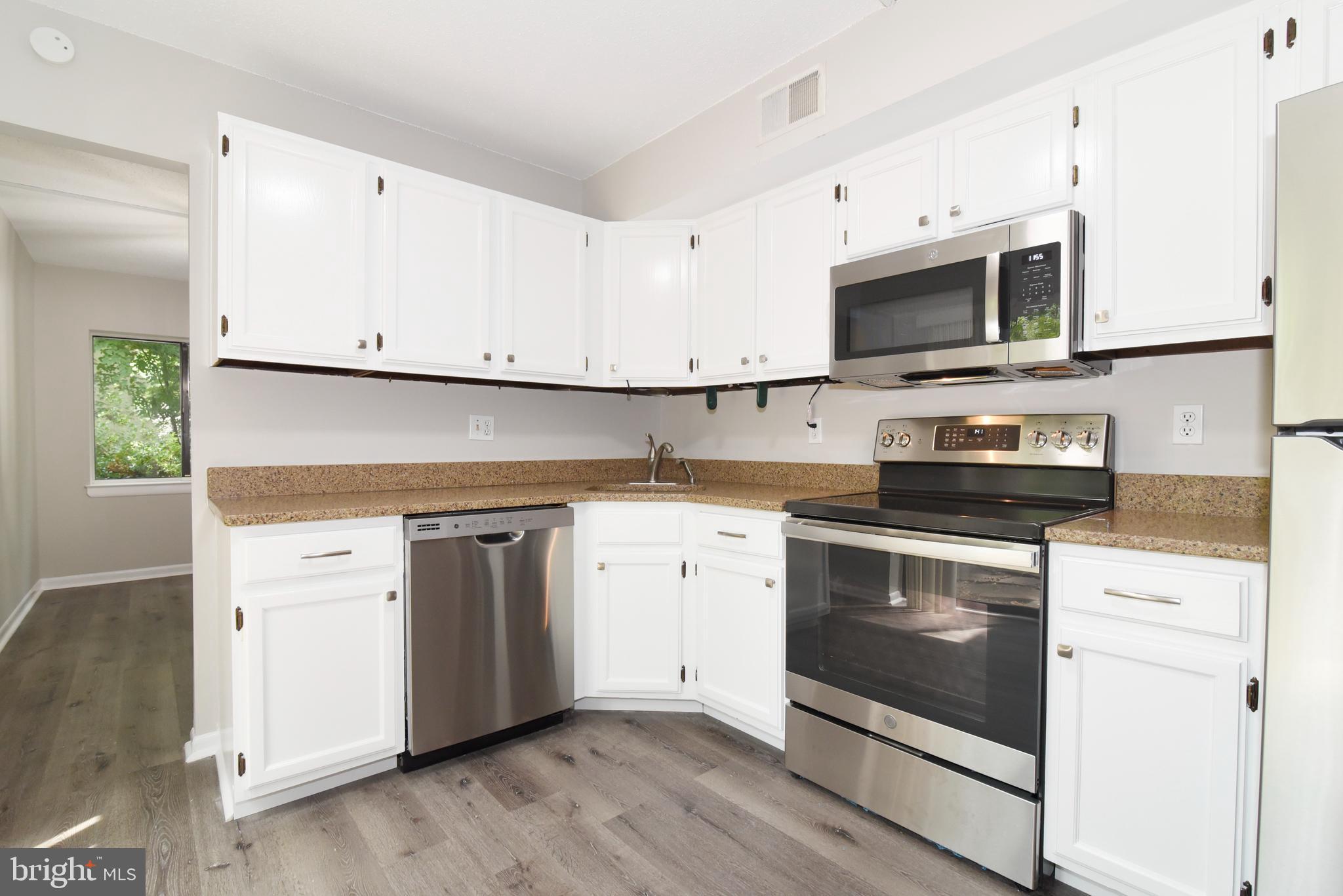 11727 Ledura Court, Unit T1 Reston, VA 20191 - Photo 3 of 32