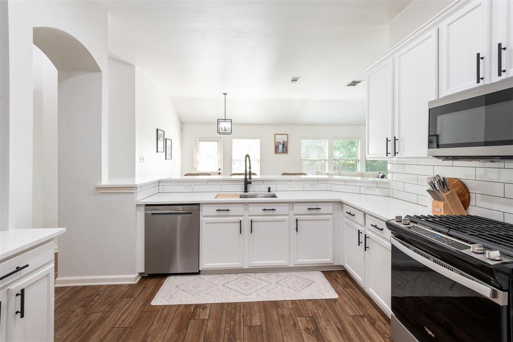 10012 Chadbourne Road Fort Worth, TX 76244 - Photo 6 of 25