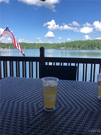 $325,000 | 556 West Shore, Hammond, NY 13646