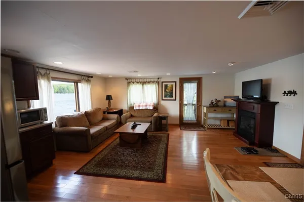 $325,000 | 556 West Shore, Hammond, NY 13646