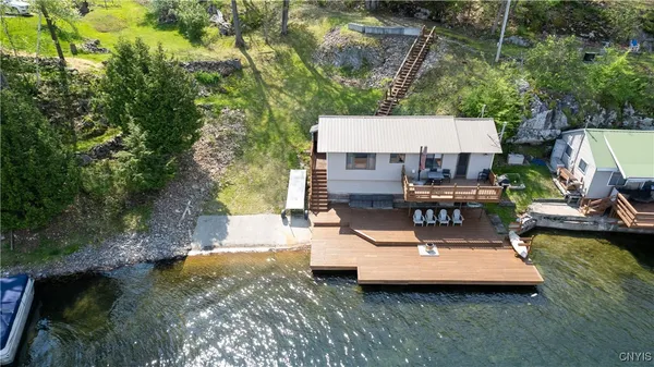 $325,000 | 556 West Shore, Hammond, NY 13646