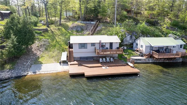 $325,000 | 556 West Shore, Hammond, NY 13646