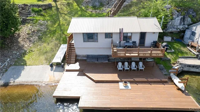 $325,000 | 556 West Shore, Hammond, NY 13646