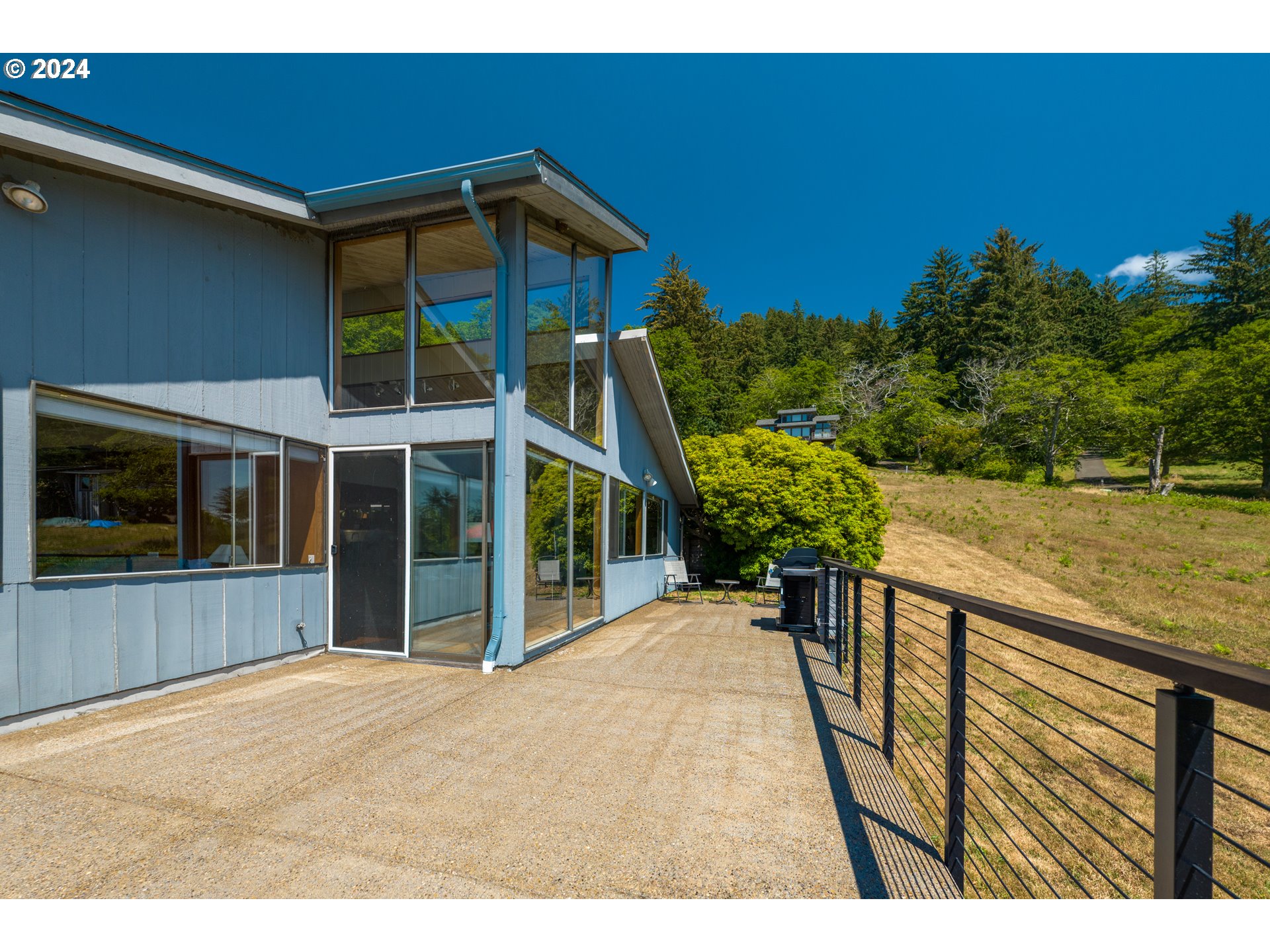 2555 Four Creeks Road Otis, OR 97368 - Photo 16 of 48 Deck