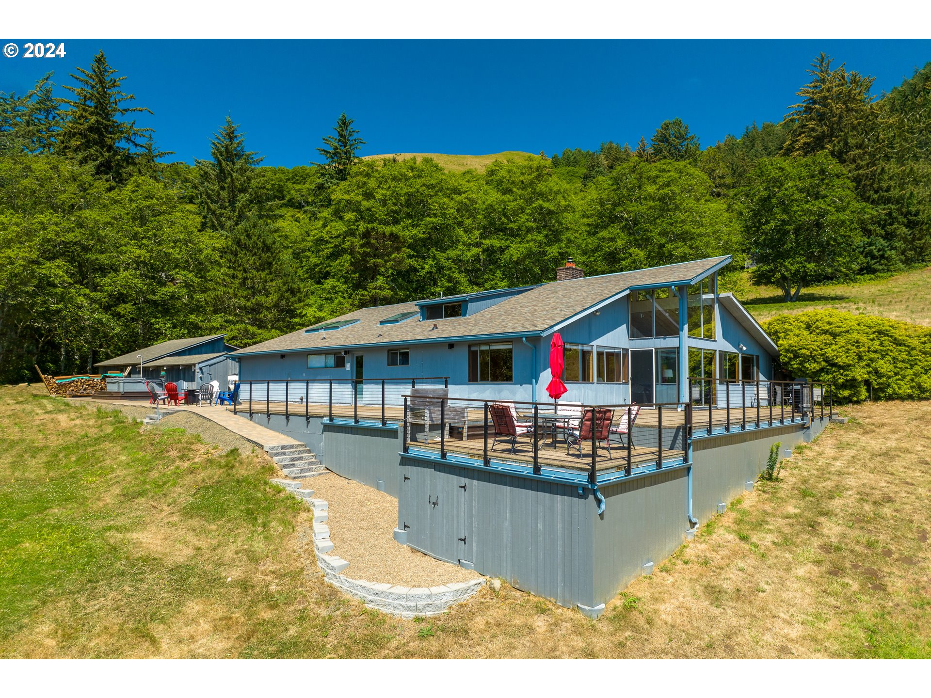 2555 Four Creeks Road Otis, OR 97368 - Photo 8 of 48 Deck