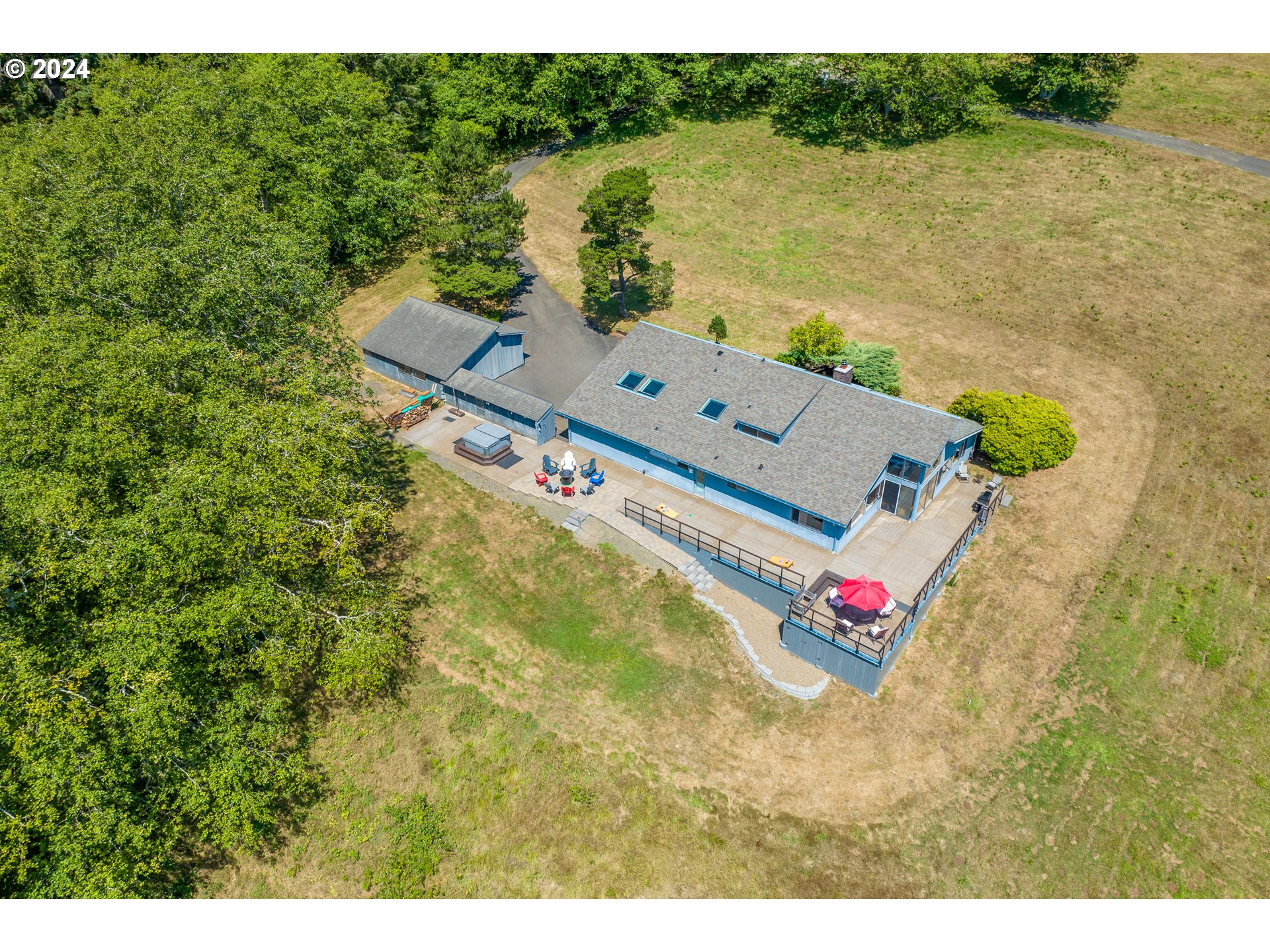 2555 Four Creeks Road Otis, OR 97368 - Photo 9 of 48 Deck