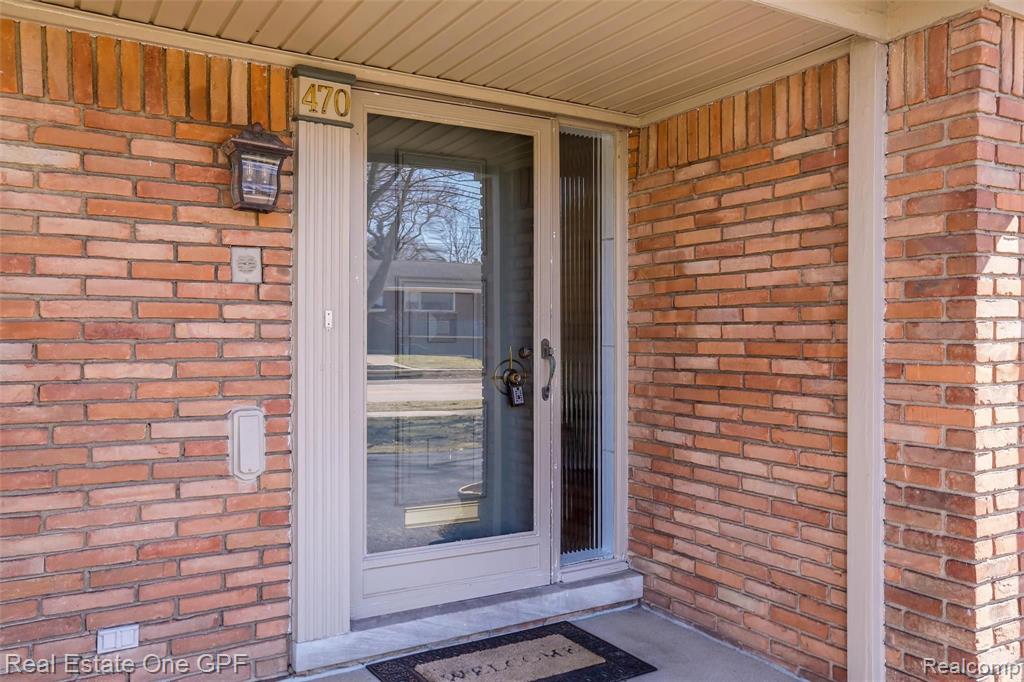470 Cook Road Grosse Pointe Woods, MI 48236 - Photo 3 of 47