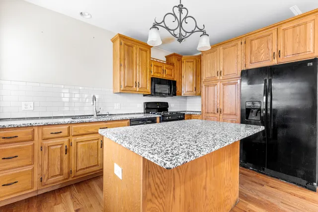 $560,000 | 597 South Lake Street, Aurora, IL 60506