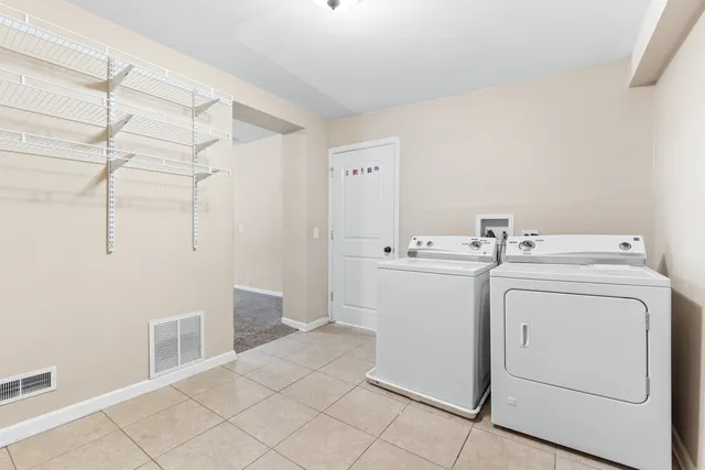 $560,000 | 597 South Lake Street, Aurora, IL 60506