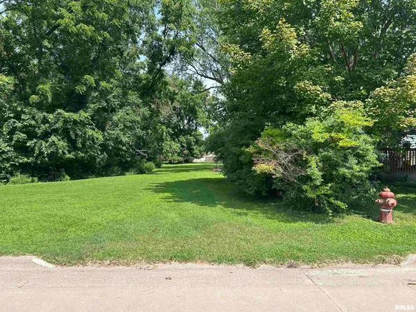 $20,000 | 339 28th Avenue, East Moline, IL 61244