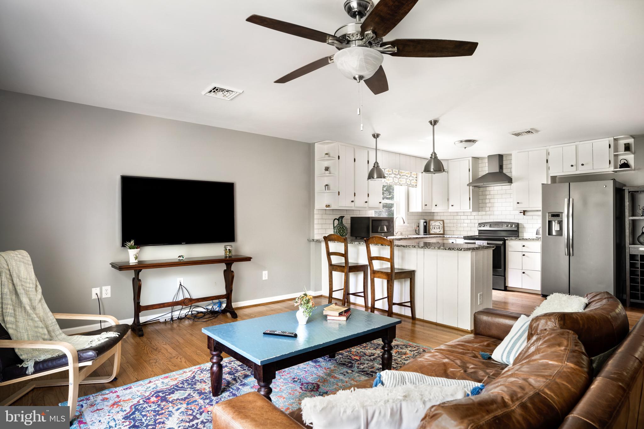 Spacious living room