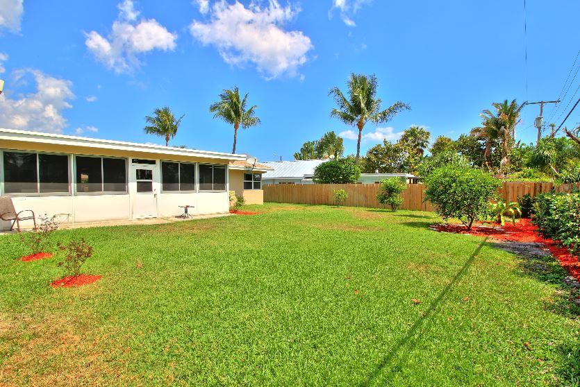 932 Sunset Road Boynton Beach, FL 33435 - Photo 13 of 14 Back 4.JPG