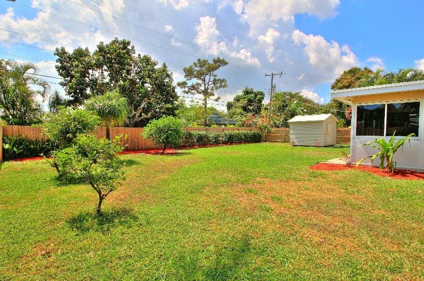 932 Sunset Road Boynton Beach, FL 33435 - Photo 14 of 14 Back 5.JPG
