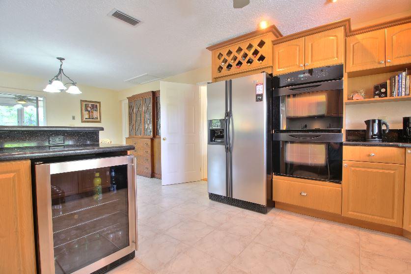 932 Sunset Road Boynton Beach, FL 33435 - Photo 6 of 14 Kitchen 2.JPG