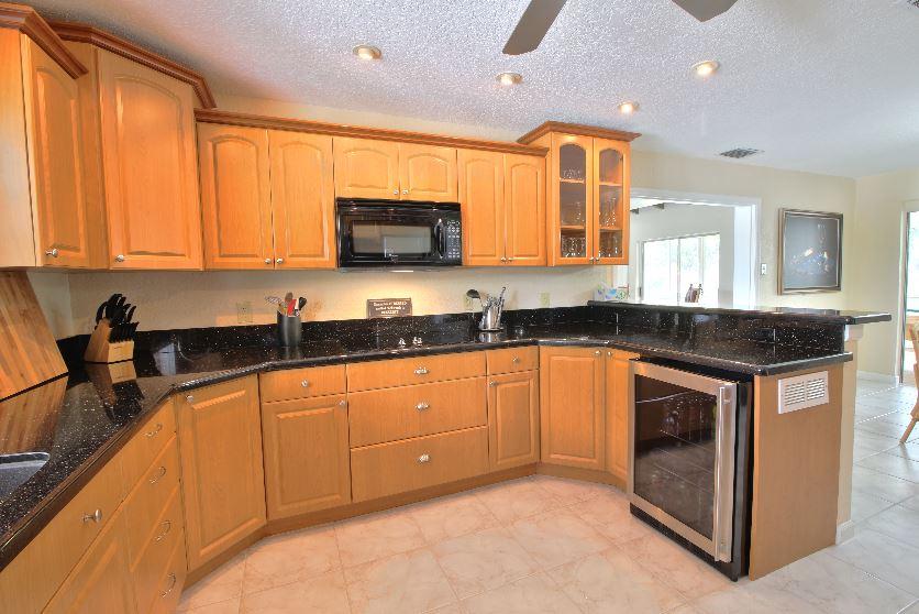 932 Sunset Road Boynton Beach, FL 33435 - Photo 8 of 14 Kitchen 4.JPG