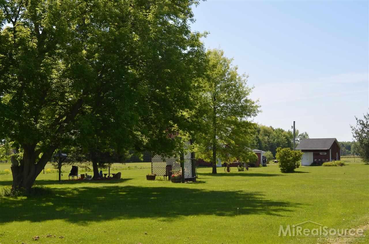 4420 Harrington Road Croswell, MI 48422 - Photo 19 of 30 31278732-18.JPG