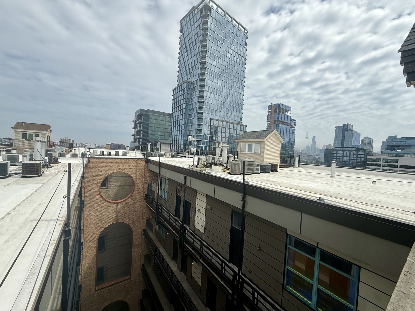 312 North May Street, Unit 4H Chicago, IL 60607 - Photo 17 of 22