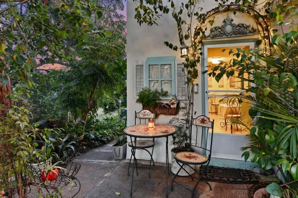 $4,888,000 | 18211 Saratoga-Los Gatos Road, Monte Sereno, CA 95030
