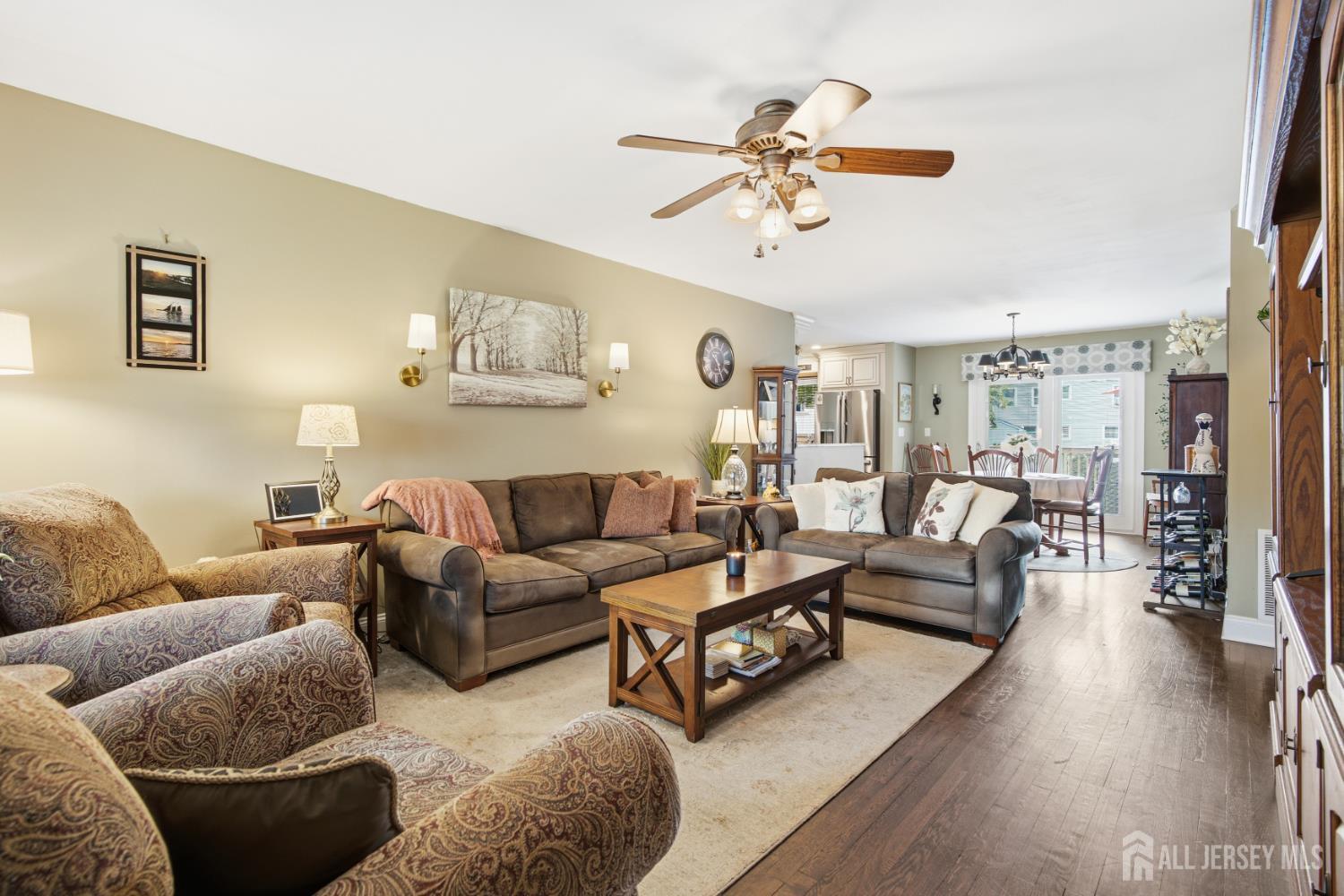 9 Brox Road Edison, NJ 08817 - Photo 4 of 38