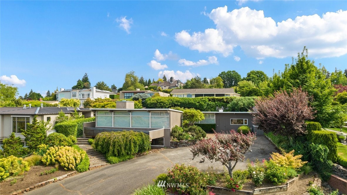 8430 Midland Road Medina, WA 98039 - Photo 1 of 16