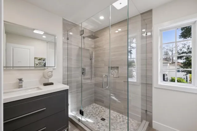 $2,998,888 | 33 Seville Way, San Mateo, CA 94402