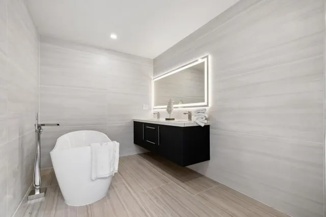 $2,998,888 | 33 Seville Way, San Mateo, CA 94402