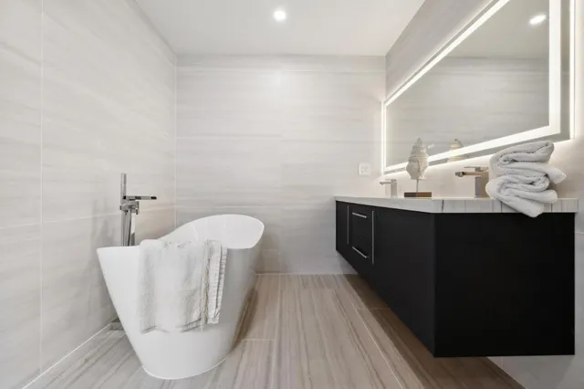 $2,998,888 | 33 Seville Way, San Mateo, CA 94402