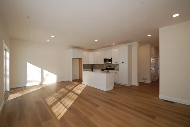 $520,000 | 3 A Dearborn Circle, Walpole, NH 03608