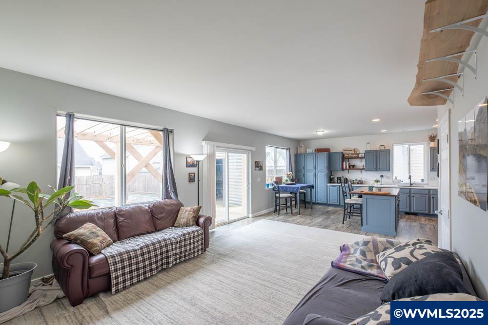 345 Jadon Drive Lebanon, OR 97355 - Photo 8 of 38