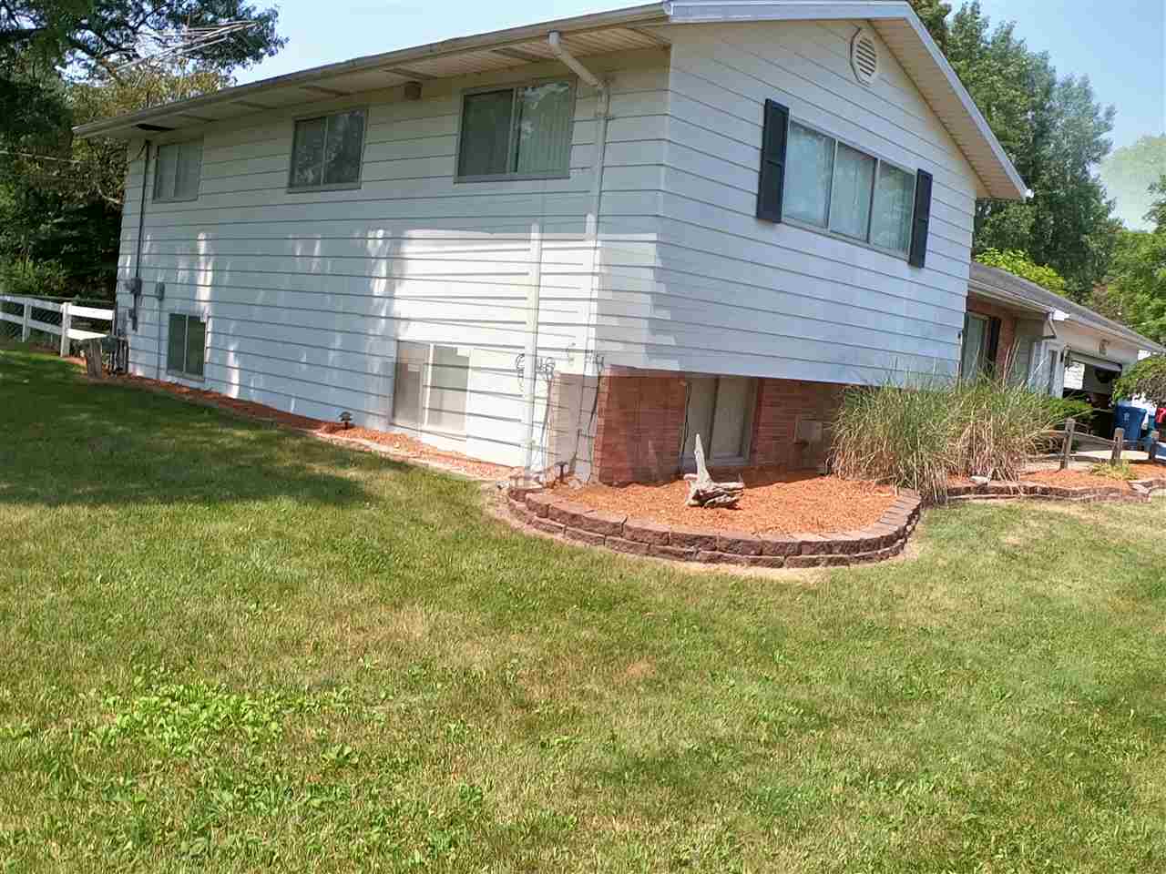 609 North Huron Road Linwood, MI 48634 - Photo 3 of 38 Gallery Image 3