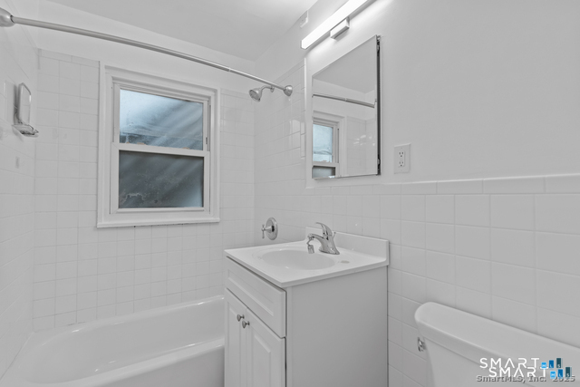 120 Blachley Road, Unit D Stamford, CT 06902 - Photo 8 of 32 Photos are of another unit that is a mirror image of this layout. Finishes may vary.