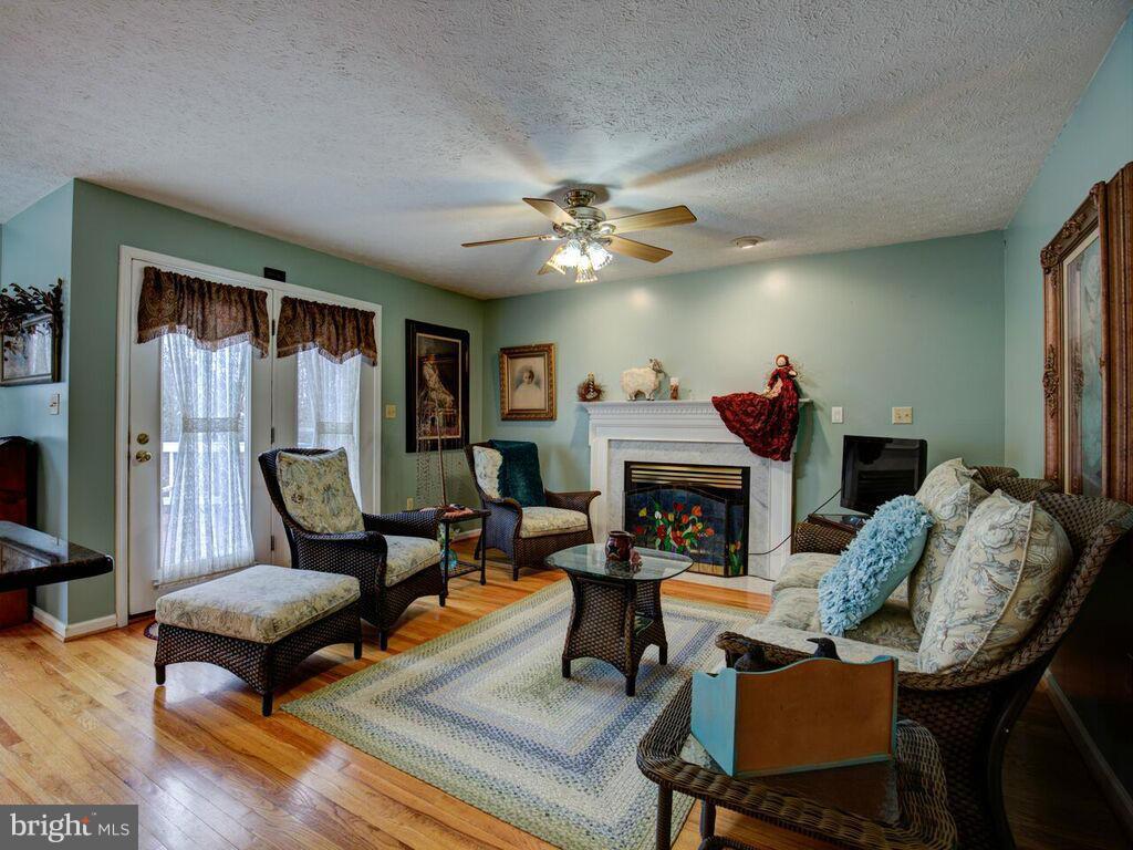128 Asbury Road Winchester, VA 22602 - Photo 15 of 29 Family Room