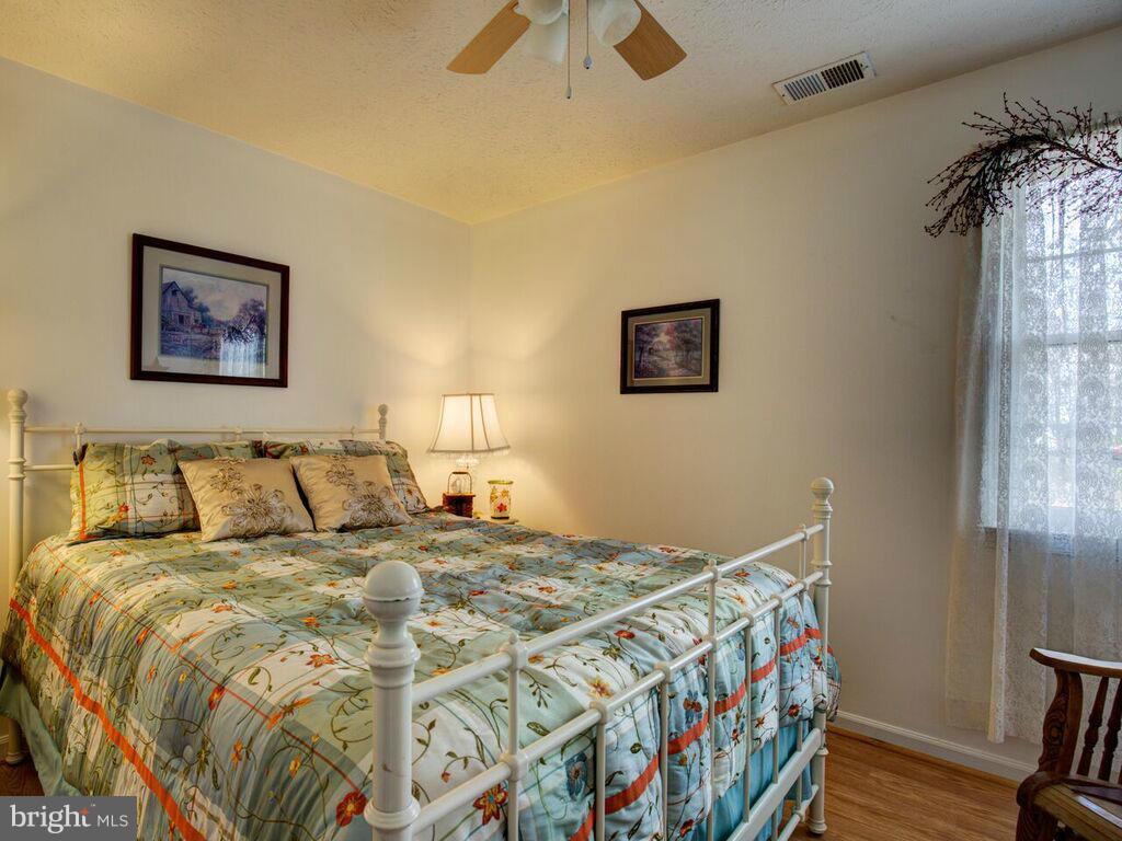 128 Asbury Road Winchester, VA 22602 - Photo 17 of 29 Bedroom