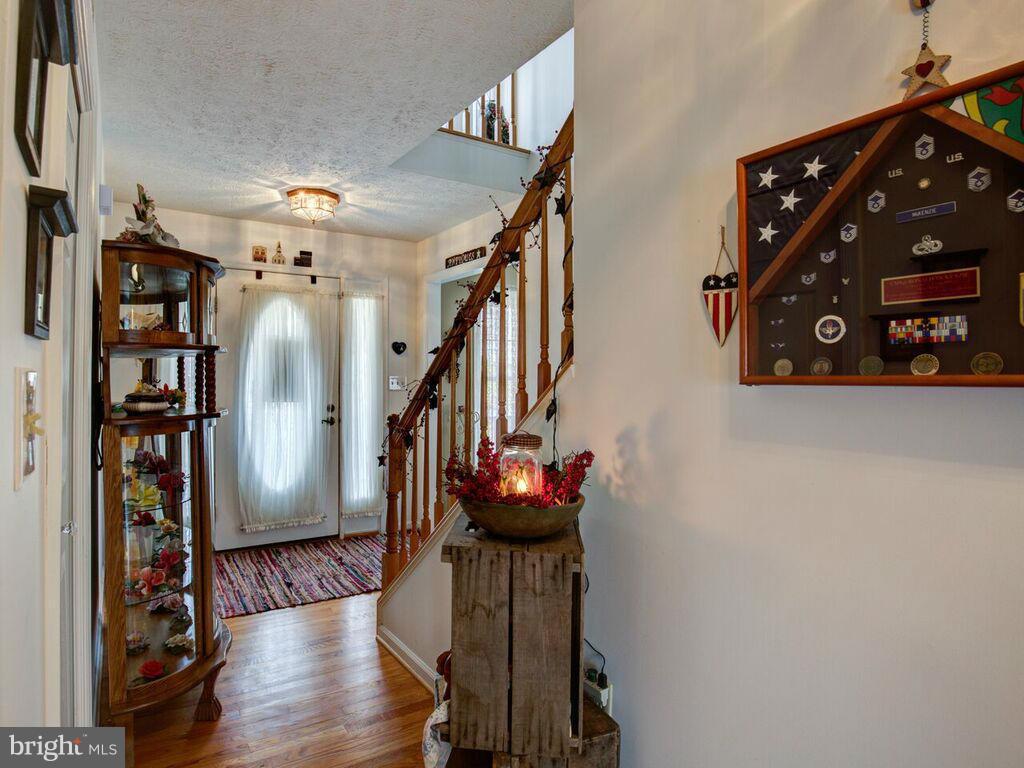 128 Asbury Road Winchester, VA 22602 - Photo 6 of 29 Interior (General)