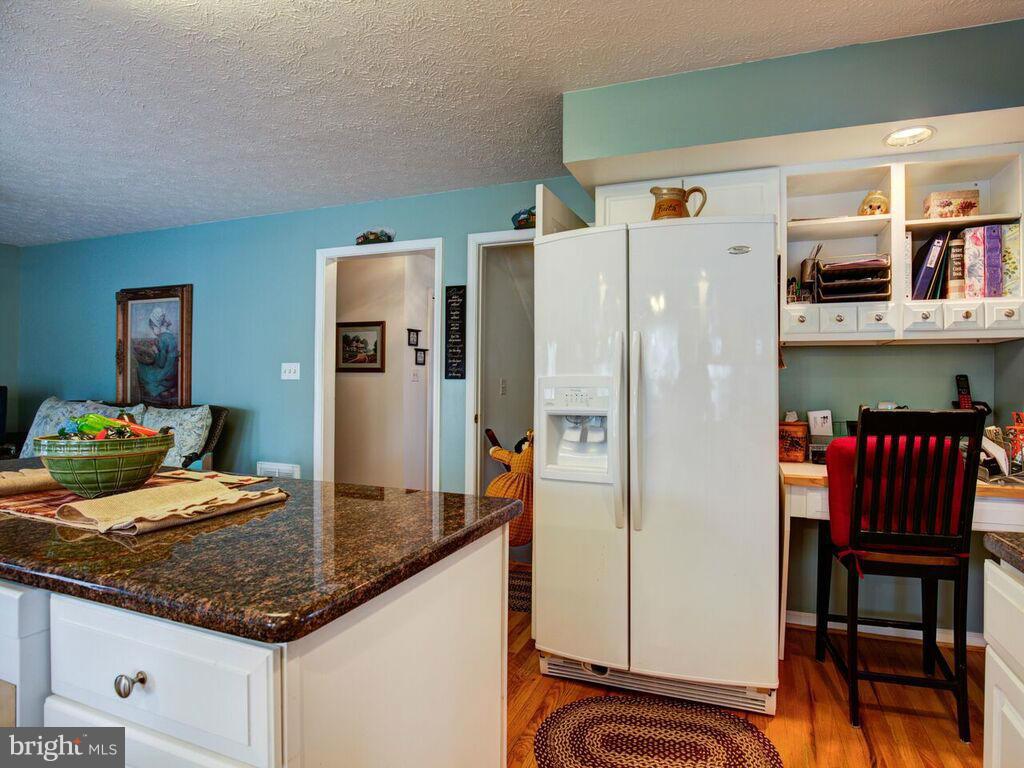 128 Asbury Road Winchester, VA 22602 - Photo 7 of 29 Kitchen