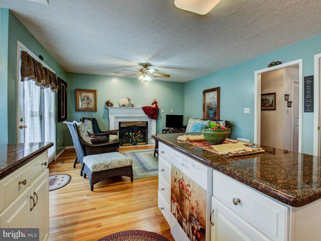 128 Asbury Road Winchester, VA 22602 - Photo 9 of 29 Kitchen