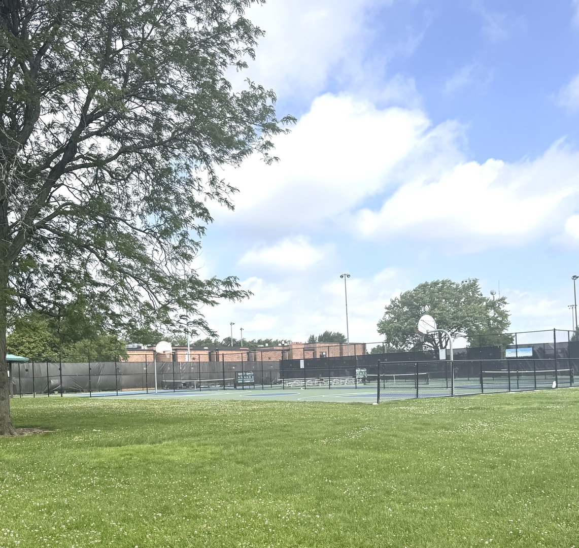 300 South Roselle Road, Unit 309 Schaumburg, IL 60193 - Photo 17 of 19